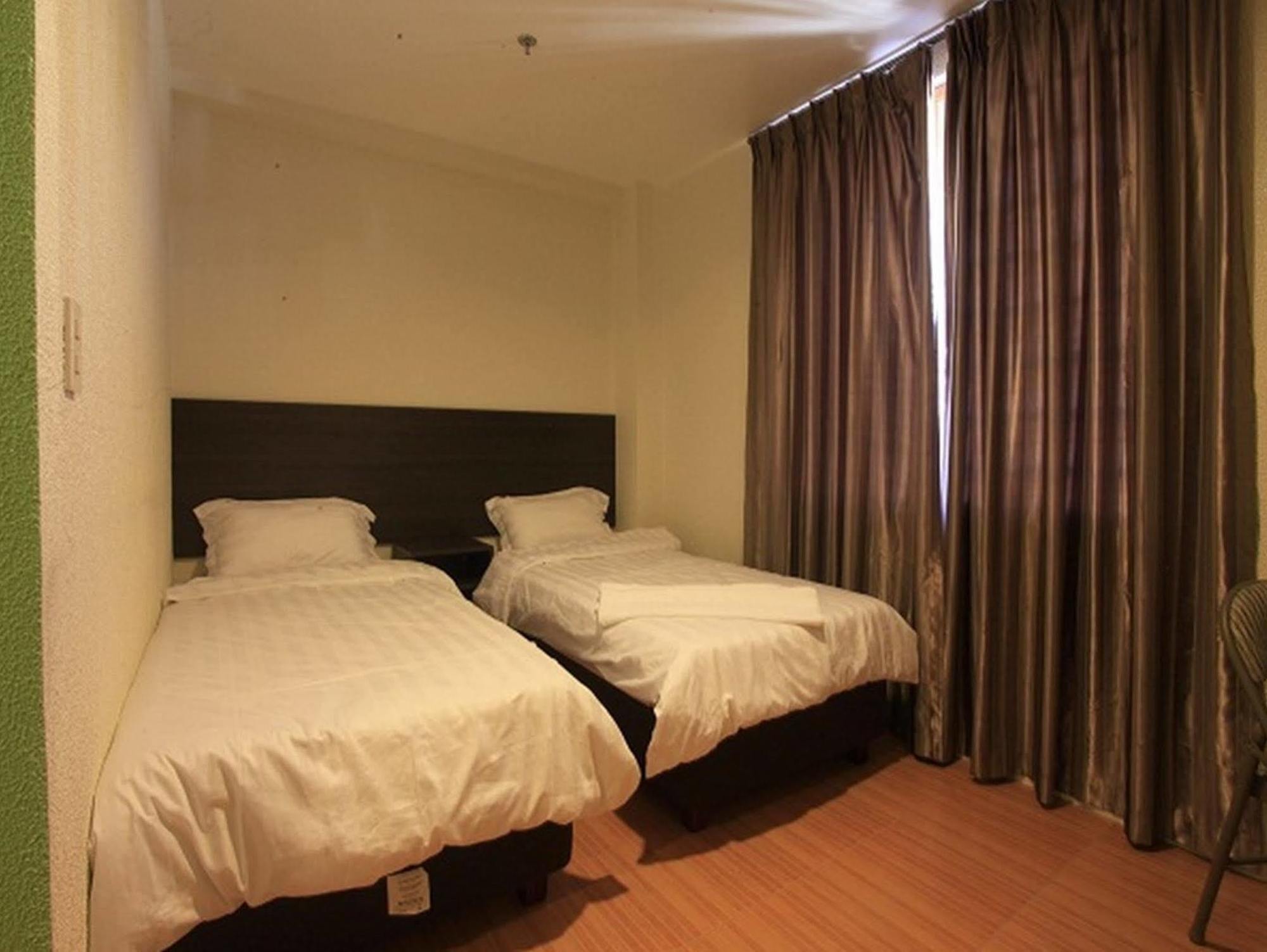 באגויו City Center Hotel מראה חיצוני תמונה